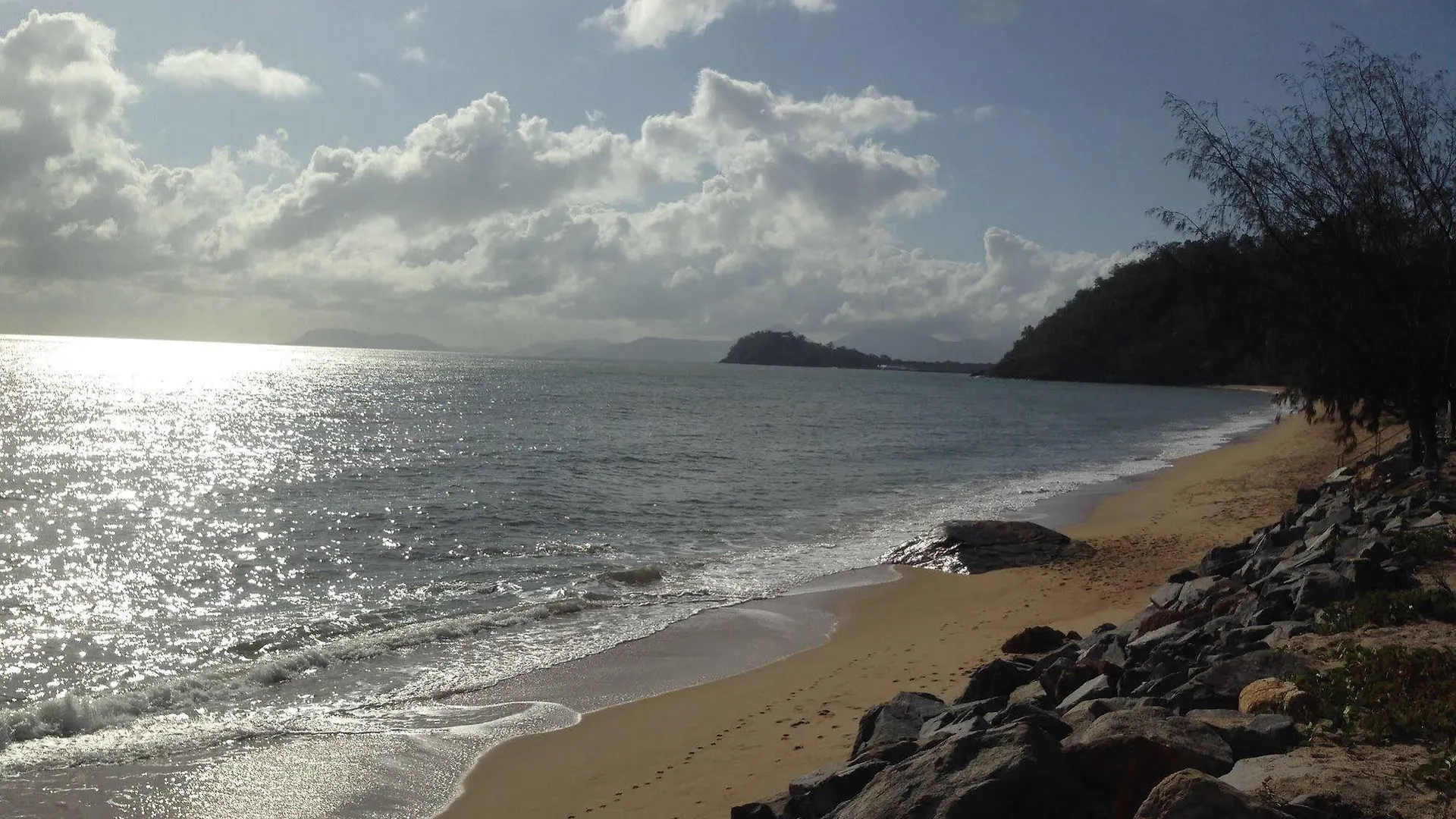 Costa Royale Trinity Beach