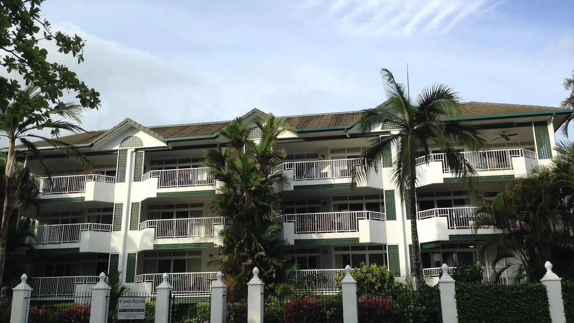 Costa Royale Trinity Beach Aparthotel